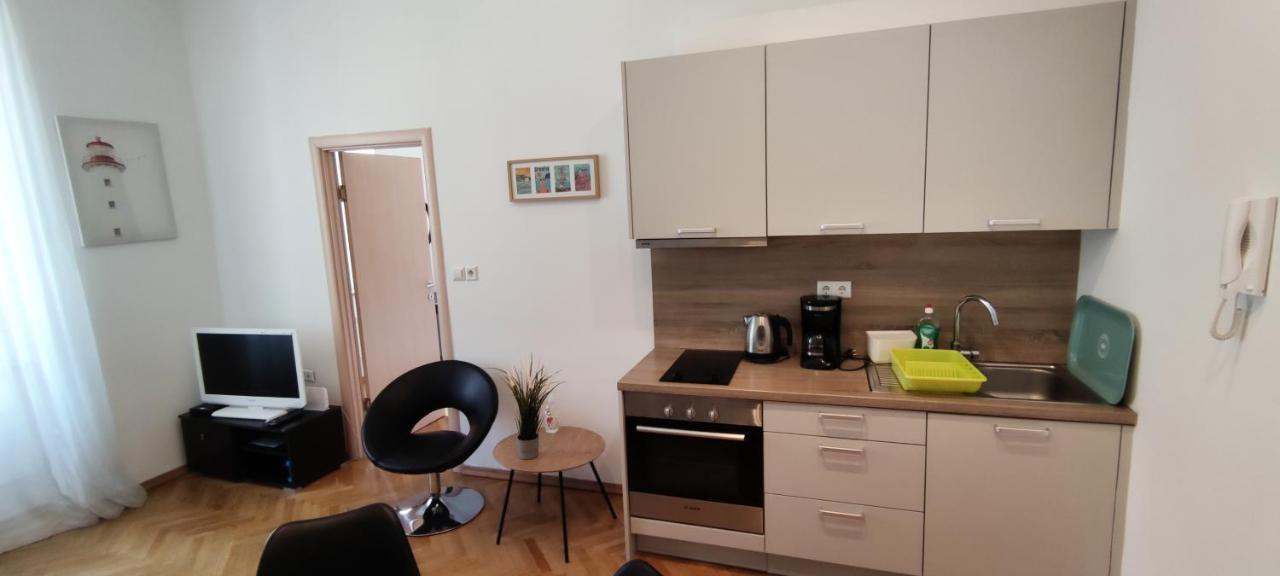 Apartment Milani With Private Garage Опатія Екстер'єр фото